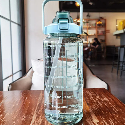 AquaVoyage – Botella Portátil con pajita
