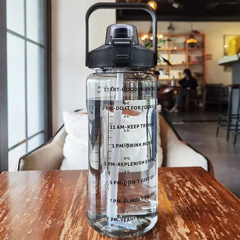 AquaVoyage – Botella Portátil con pajita