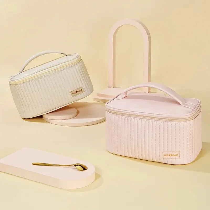 LuxeGlow – Neceser de Viaje en PU Leather