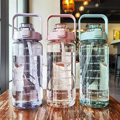 AquaVoyage – Botella Portátil con pajita